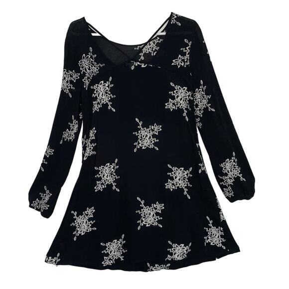 Xhilaration Black with Embroidered Flowers Split Sleeve Gauzy Mini Dress Large - Picture 8 of 9